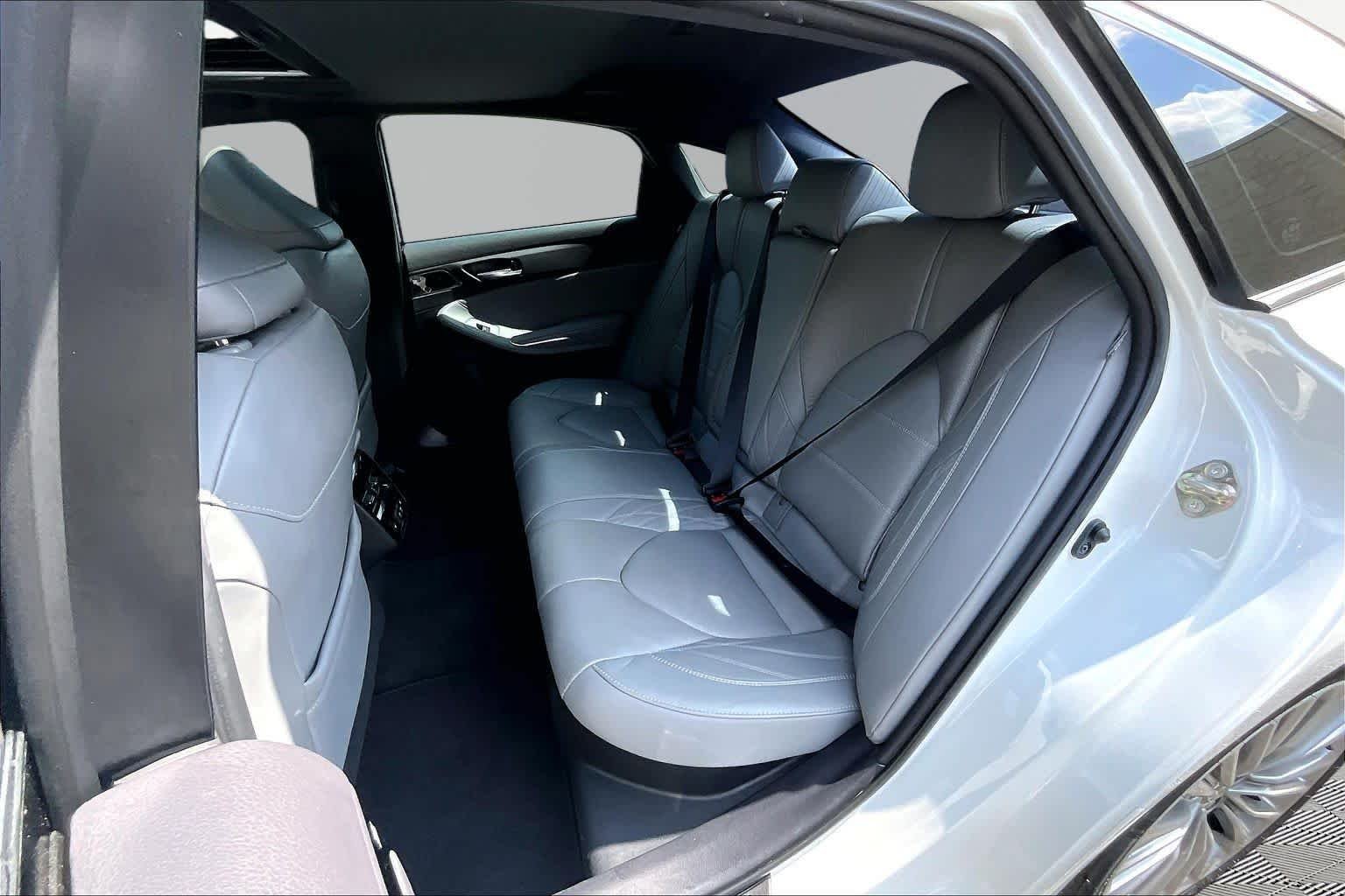 Used 2020 Wind Chill Pearl Toyota Hybrid Limited image 41