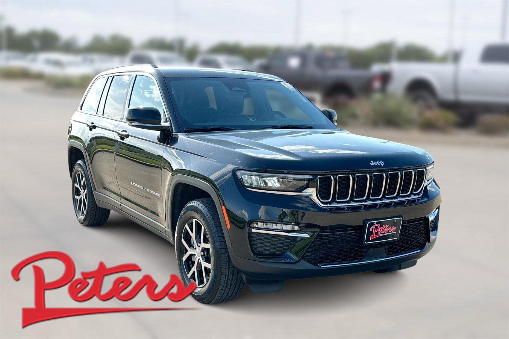 Used 2025 Diamond Black Crystal Pearlcoat Jeep Limited image 1