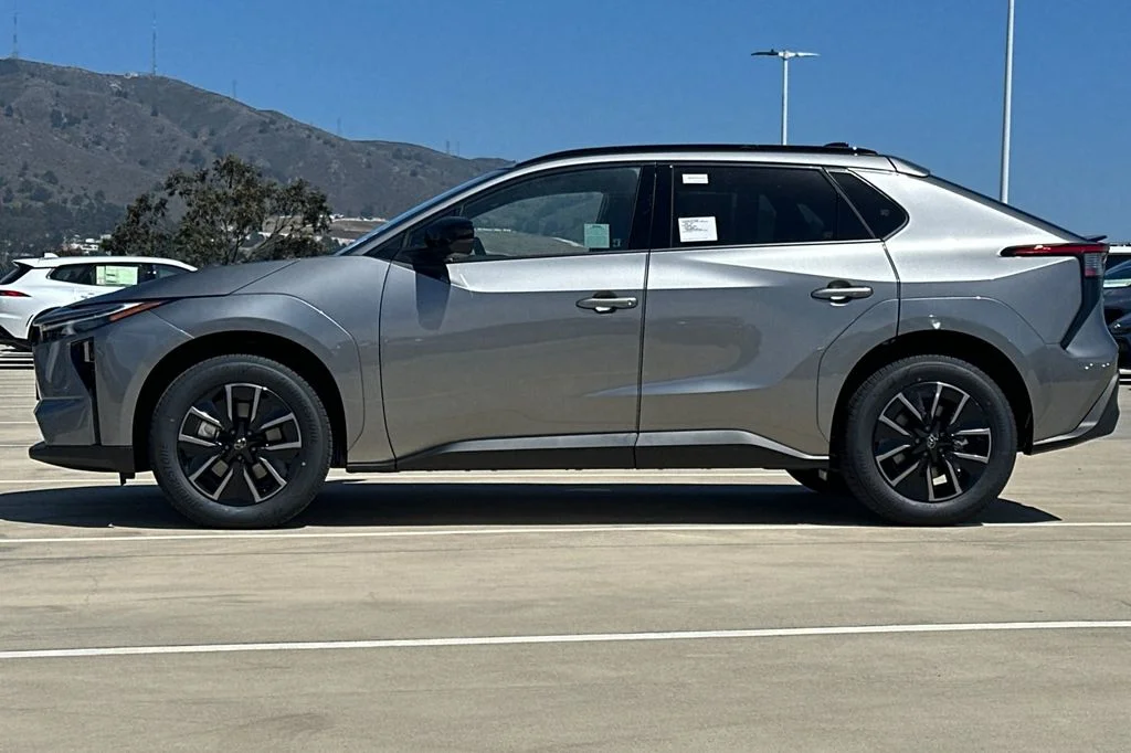 New 2026 Heavy Metal <sup>1</sup> Toyota  XLE image 7