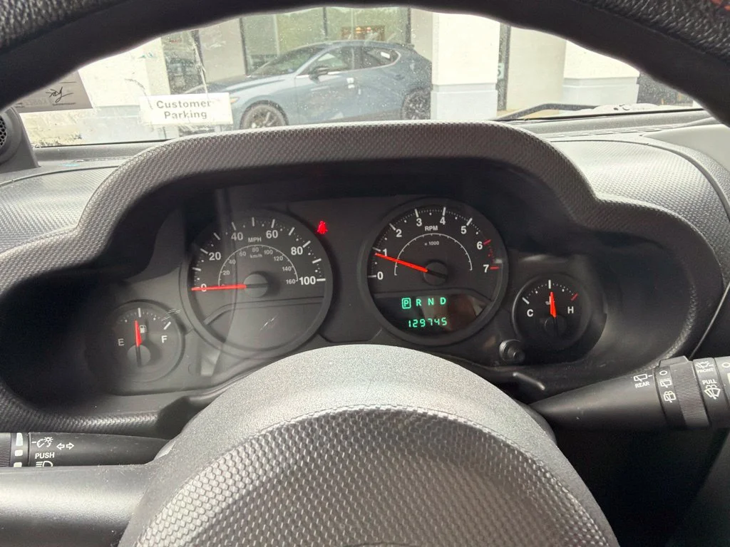 Used 2008 Black Jeep X image 18