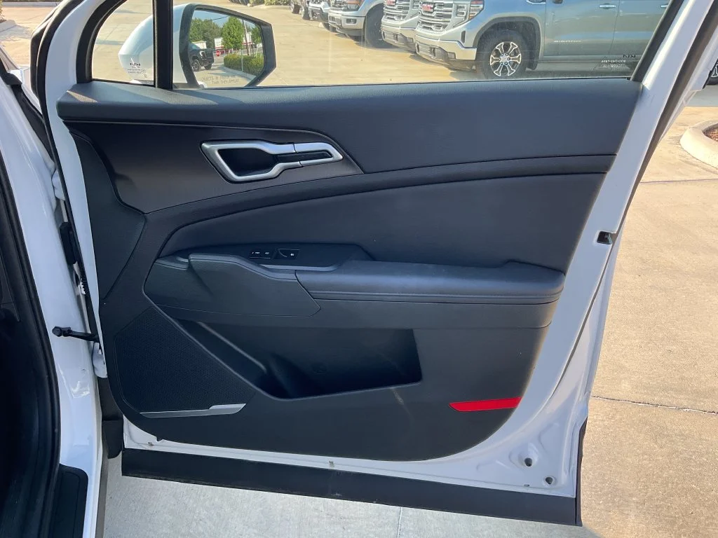 Used 2026 White Kia EX image 17