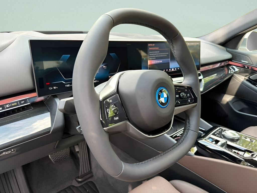New 2027 Oxide Grey Metallic BMW xDrive40 image 13