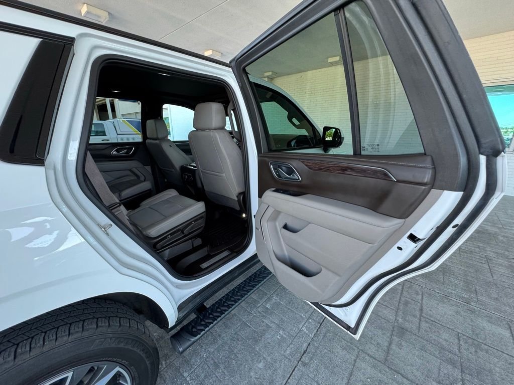 Used 2023 White Chevrolet Z71 image 25