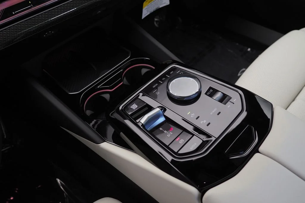 New 2027 Carbon Black Metallic BMW 530i image 20