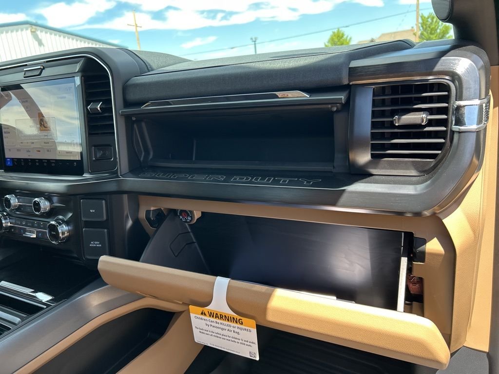 New 2026 Star White Metallic Tri-Coat Ford Lariat image 49