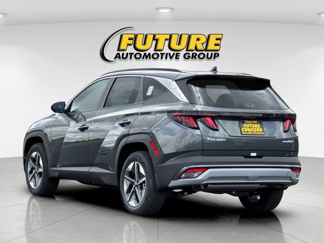 New 2025 Gray Hyundai SEL image 5