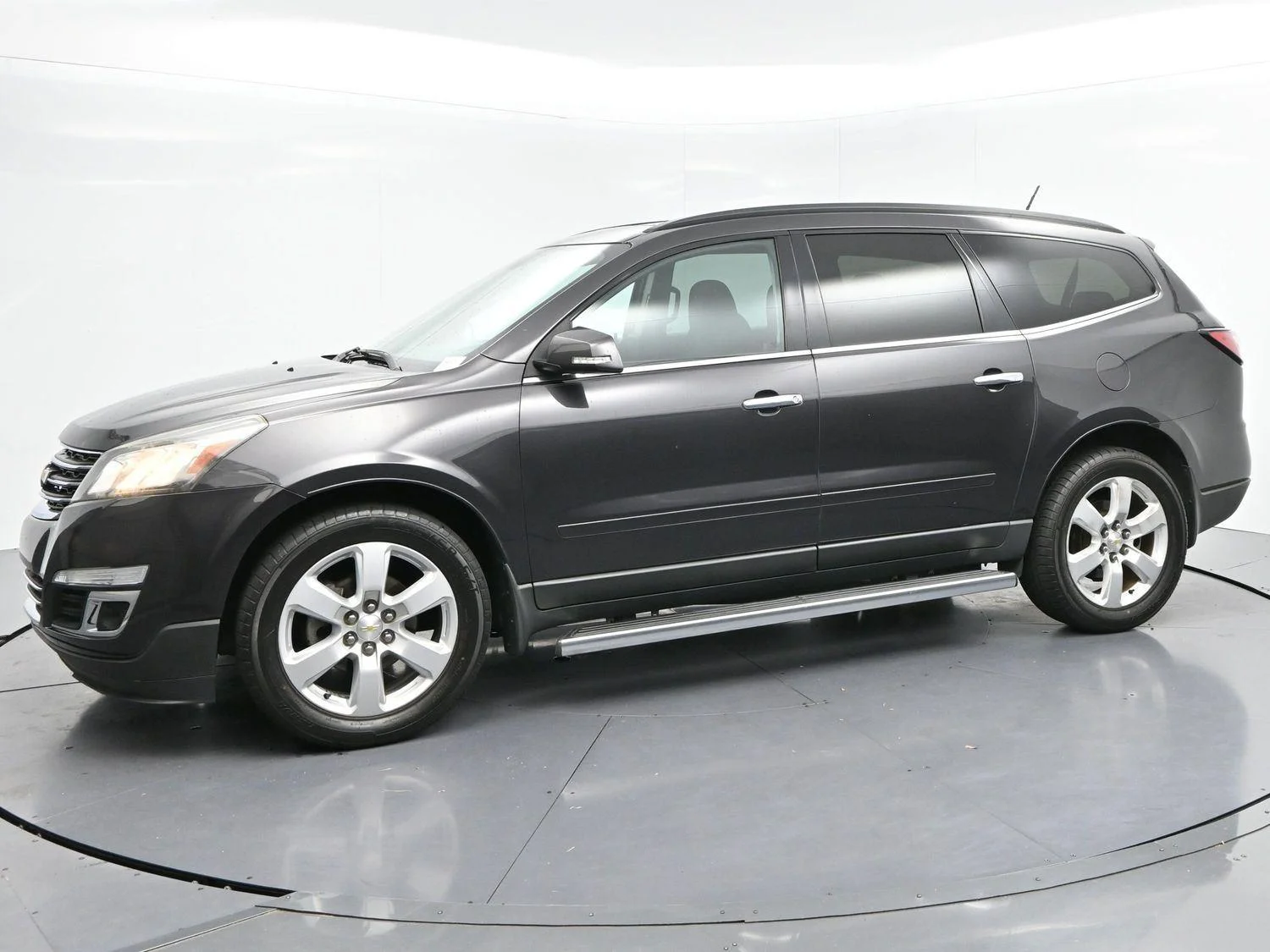 Used 2016 Tungsten Metallic Chevrolet LT image 2