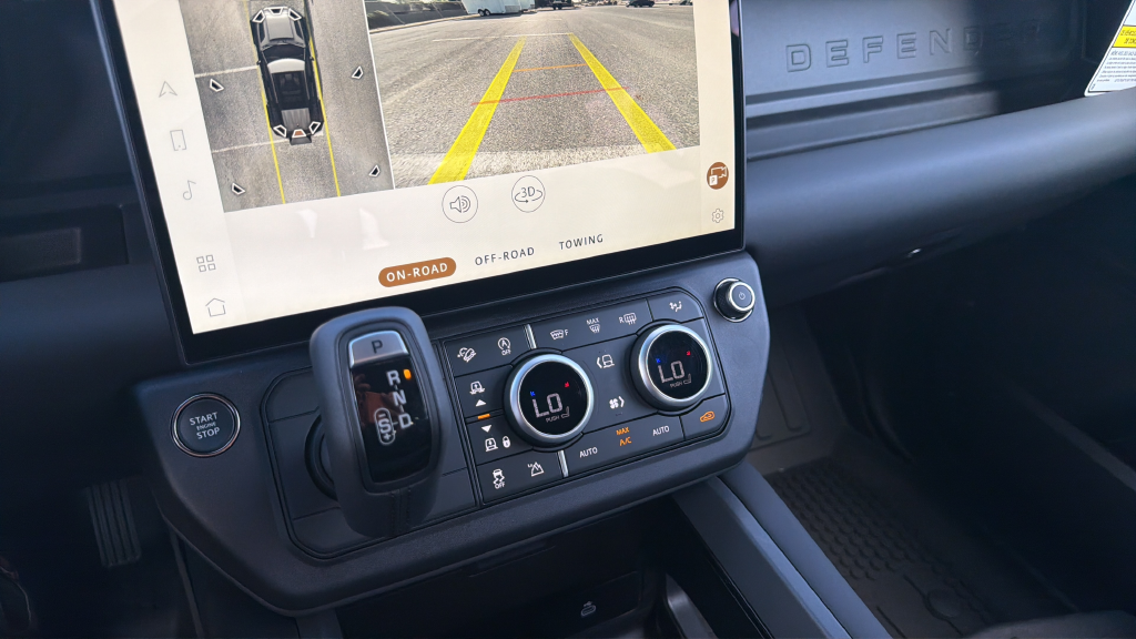 New 2026 Santorini Black Land Rover X-Dynamic SE image 24