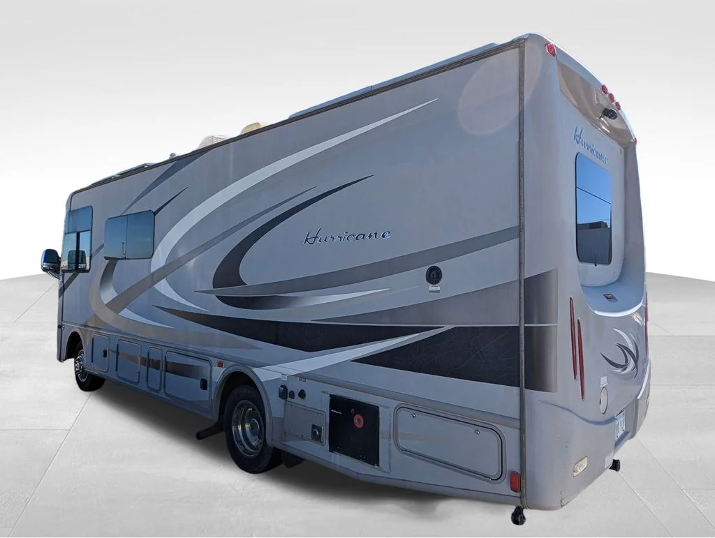 Used 2015  Thor Hurricane image 12