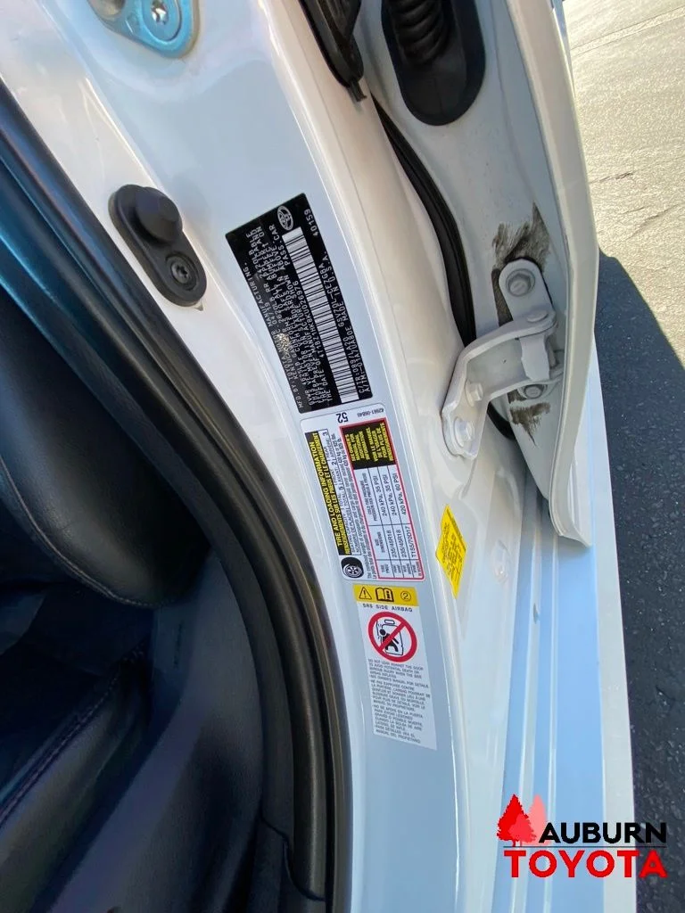 Certified Used 2019 Wind Chill Pearl Toyota XLE image 31