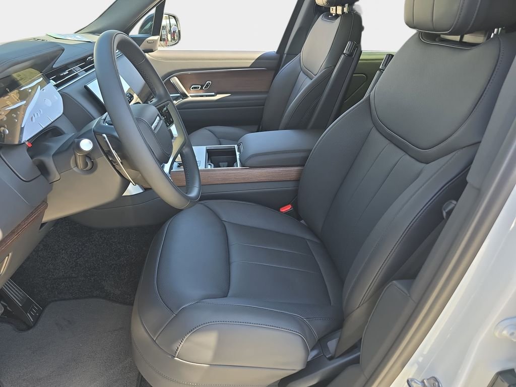New 2026 Fuji White Land Rover SE LWB image 17
