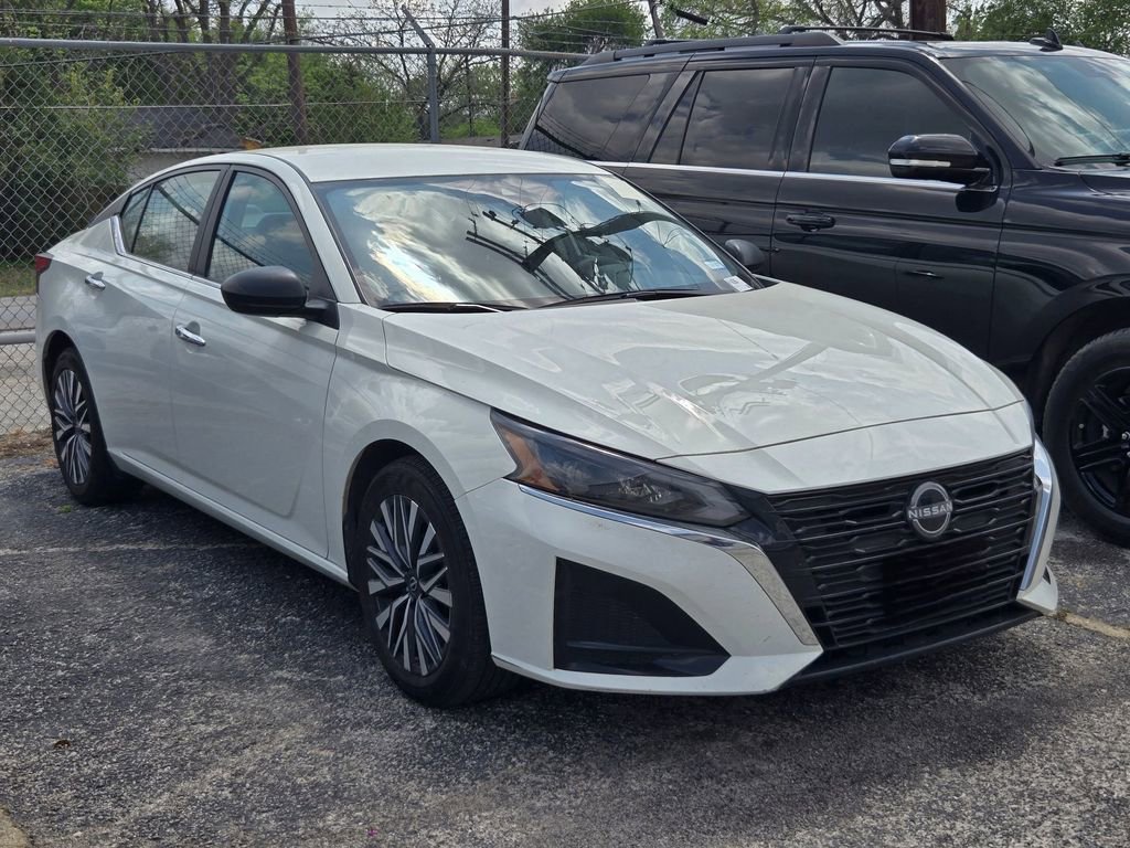 2025 Nissan Altima SV