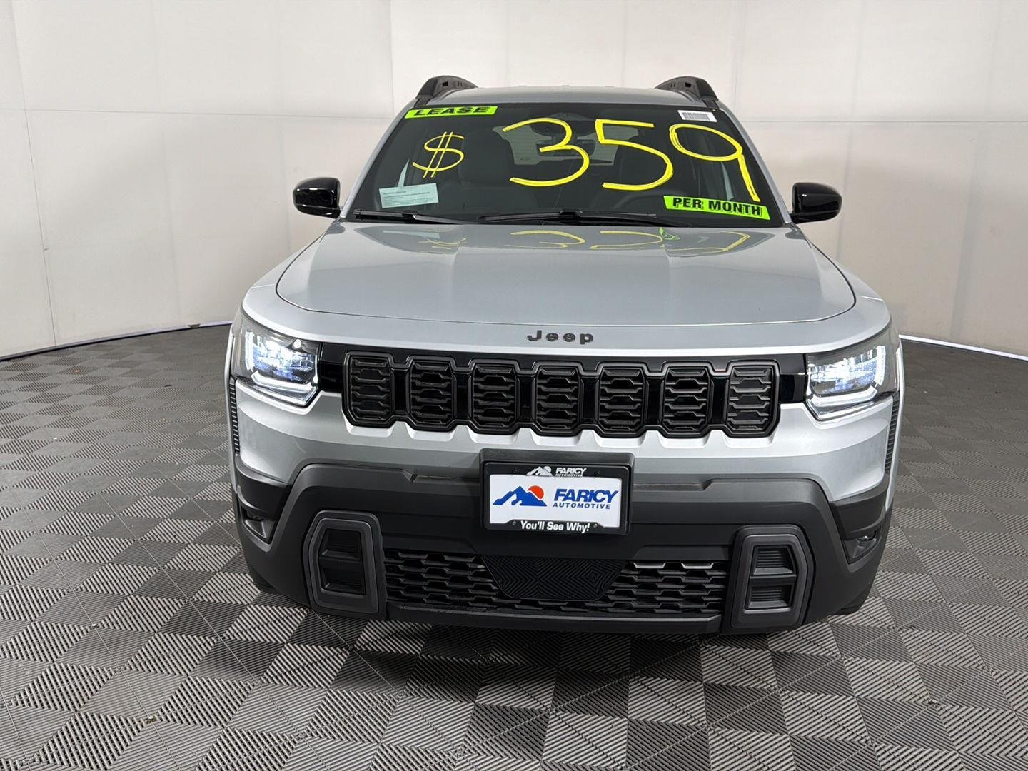 New 2026 Silver Zynith Clear-Coat Exterior Paint Jeep Laredo image 3