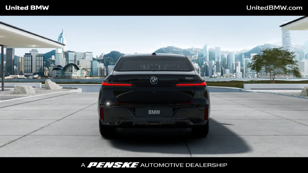 New 2026 Black Sapphire Metallic BMW 740i image 31