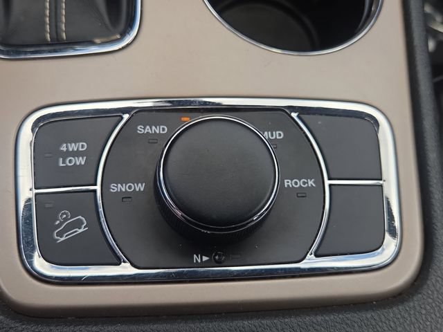 Used 2017 Gray Jeep Limited image 11