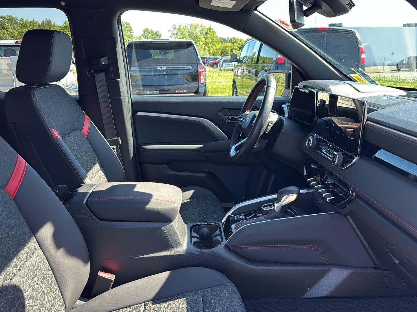 Used 2024 Summit White Chevrolet Z71 image 36