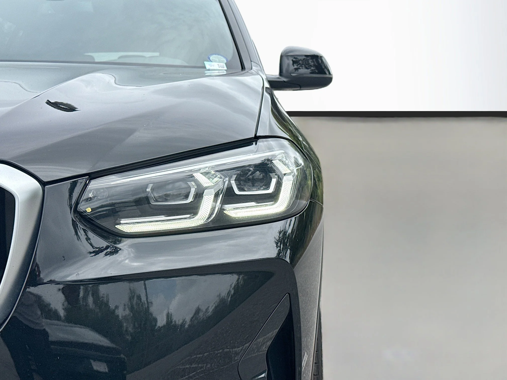 Used 2024 Black Sapphire Metallic BMW xDrive30i image 9