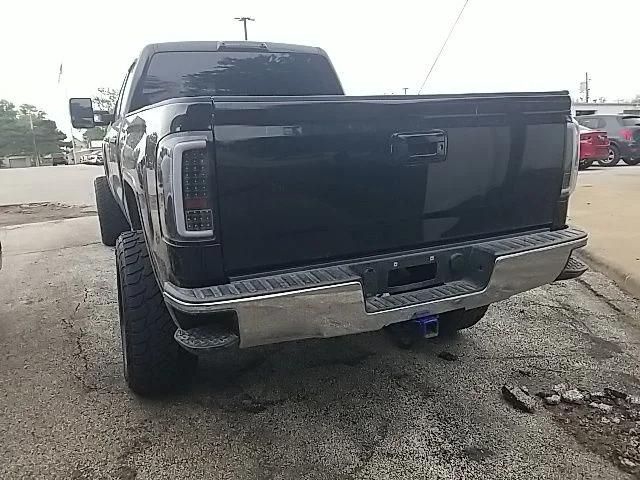 Used 2017 Black GMC Base image 17