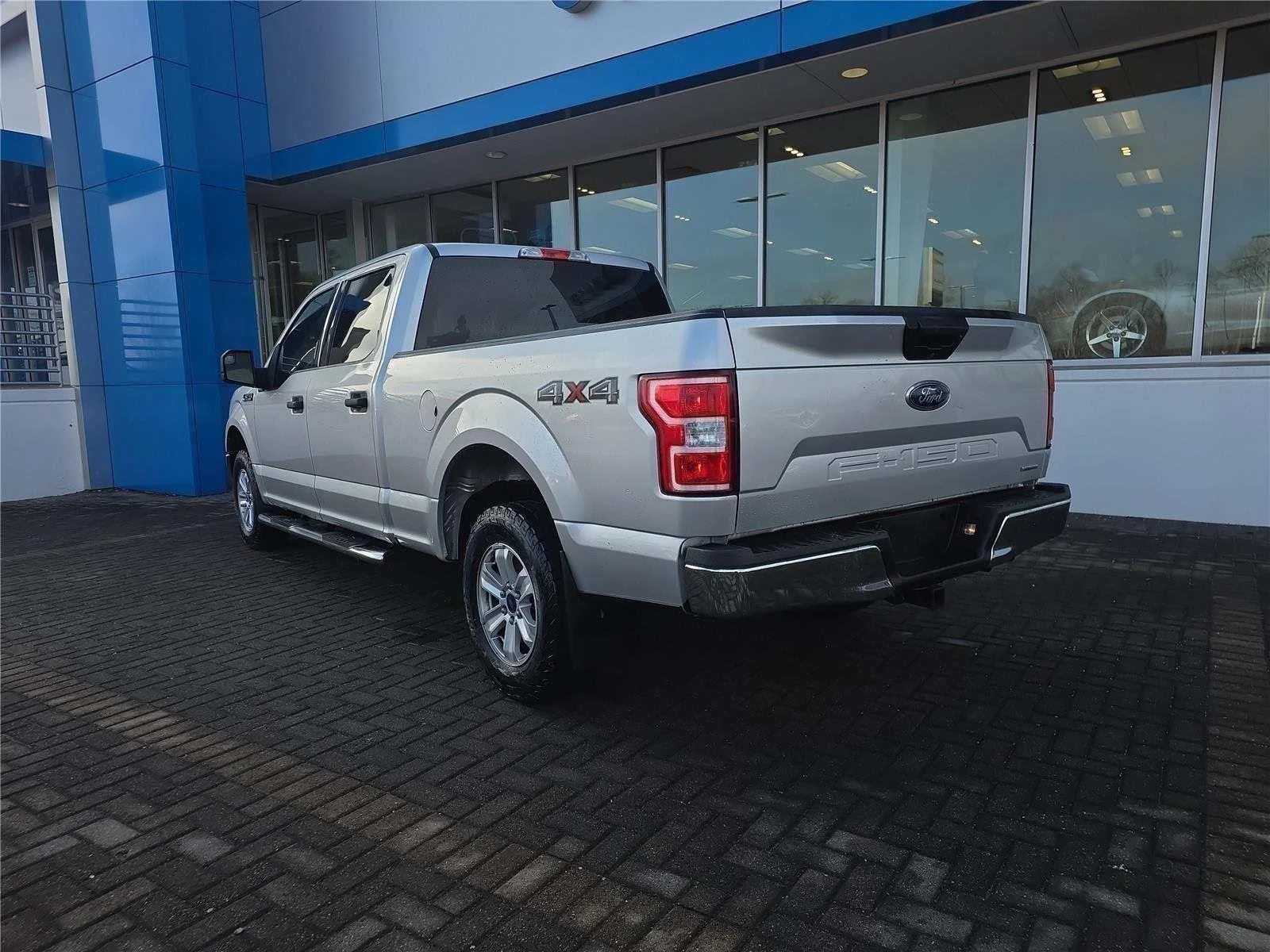 Used 2018 Ingot Silver Metallic Ford XLT image 3