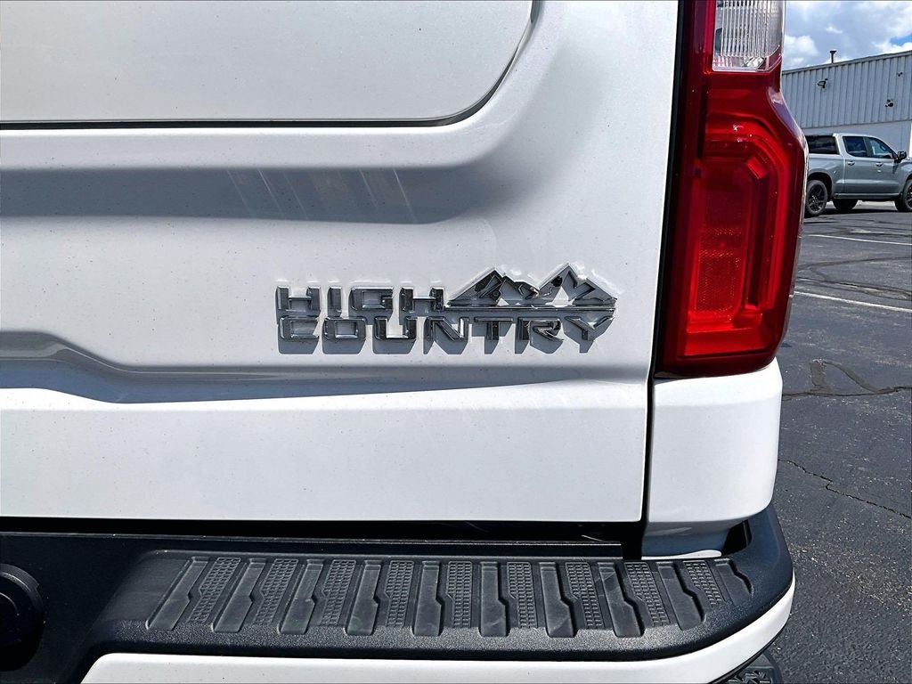 Used 2022 Beige Chevrolet High Country image 29