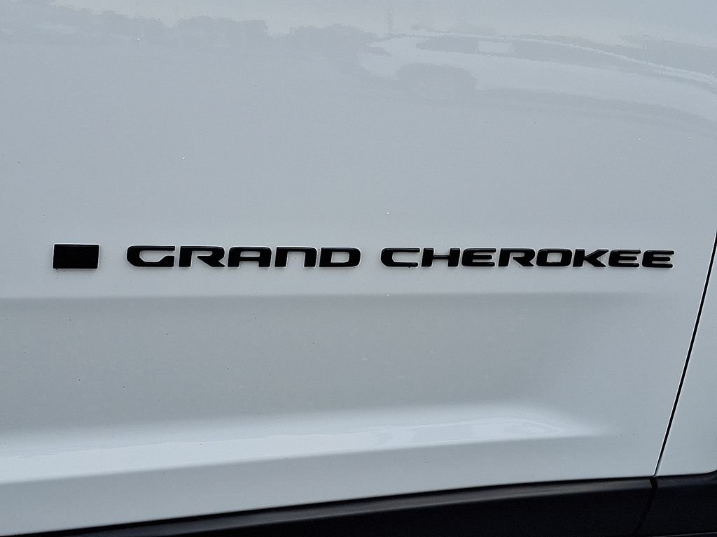 Used 2023 Bright White Clearcoat Jeep Altitude image 30