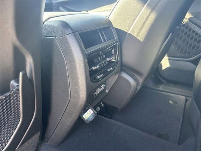 New 2025 Bright White Clear-Coat Exterior Paint Jeep Laredo image 21