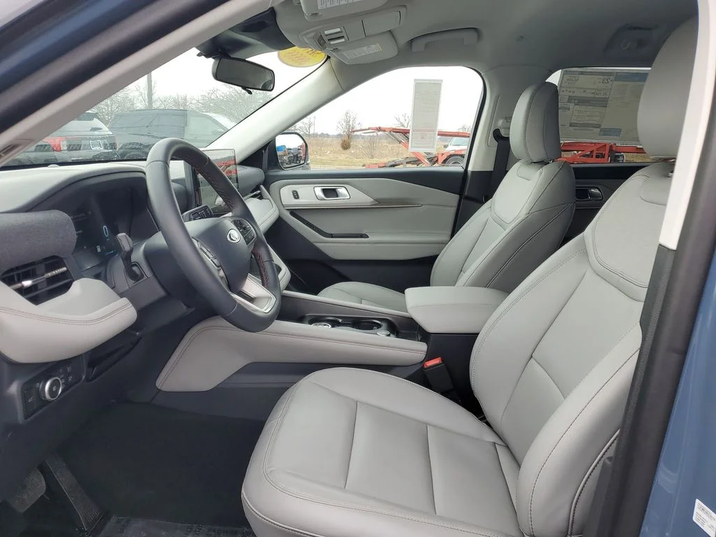 2026 Ford Explorer Active - Photo 5
