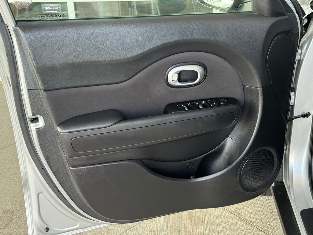 Used 2019 Silver Kia Plus image 23