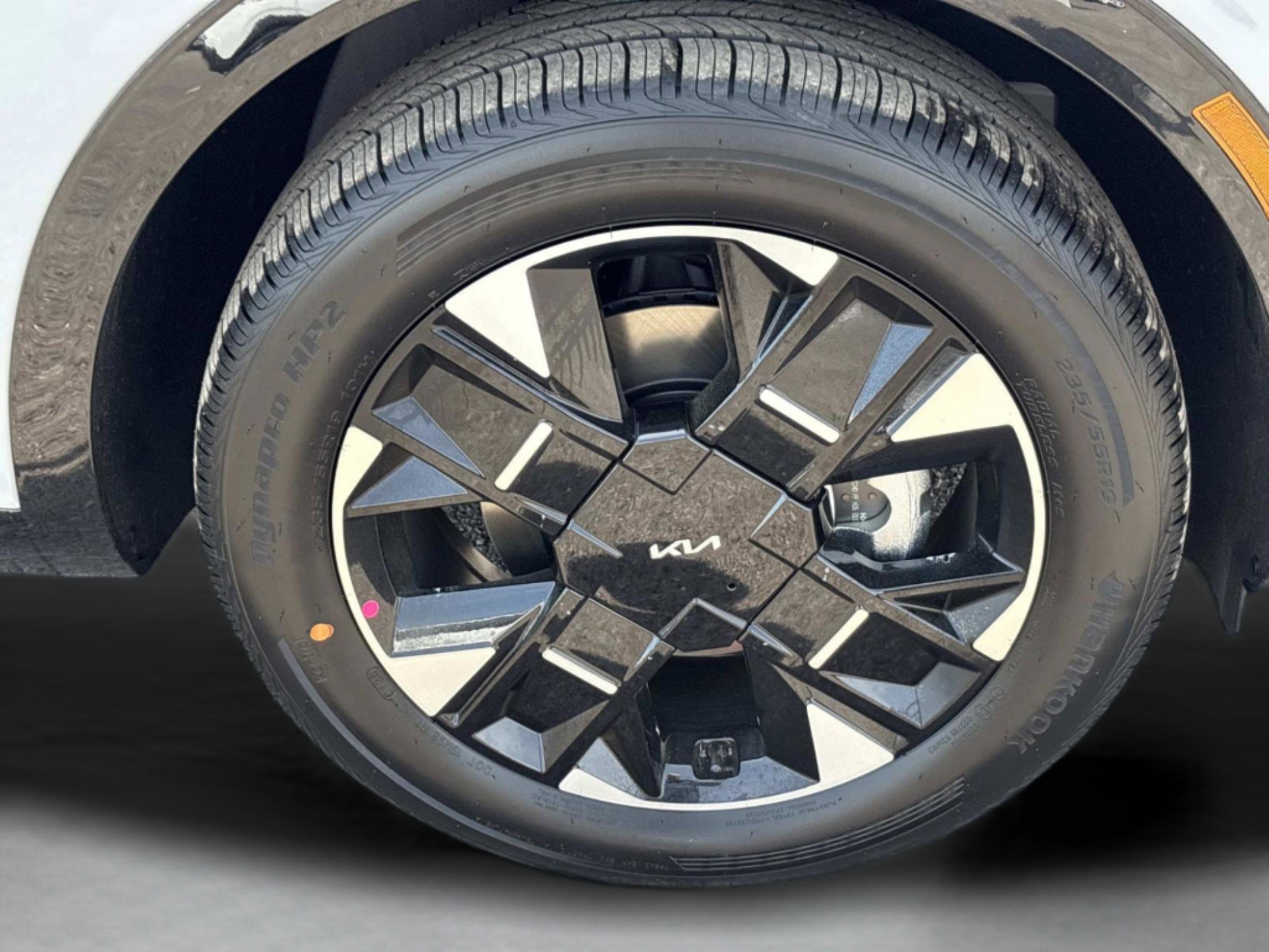 New 2026 Wolf Gray Kia SX-Prestige image 30