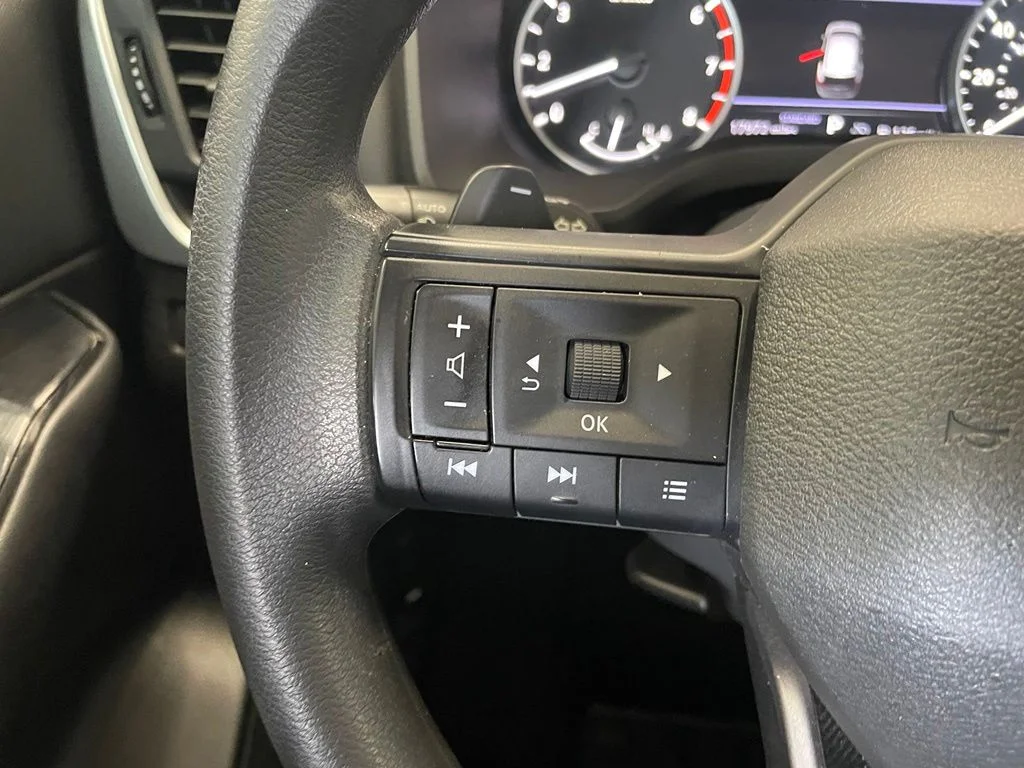 Used 2025 White Nissan S image 12