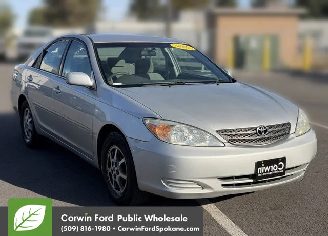 Used 2004 Silver Toyota LE image 1
