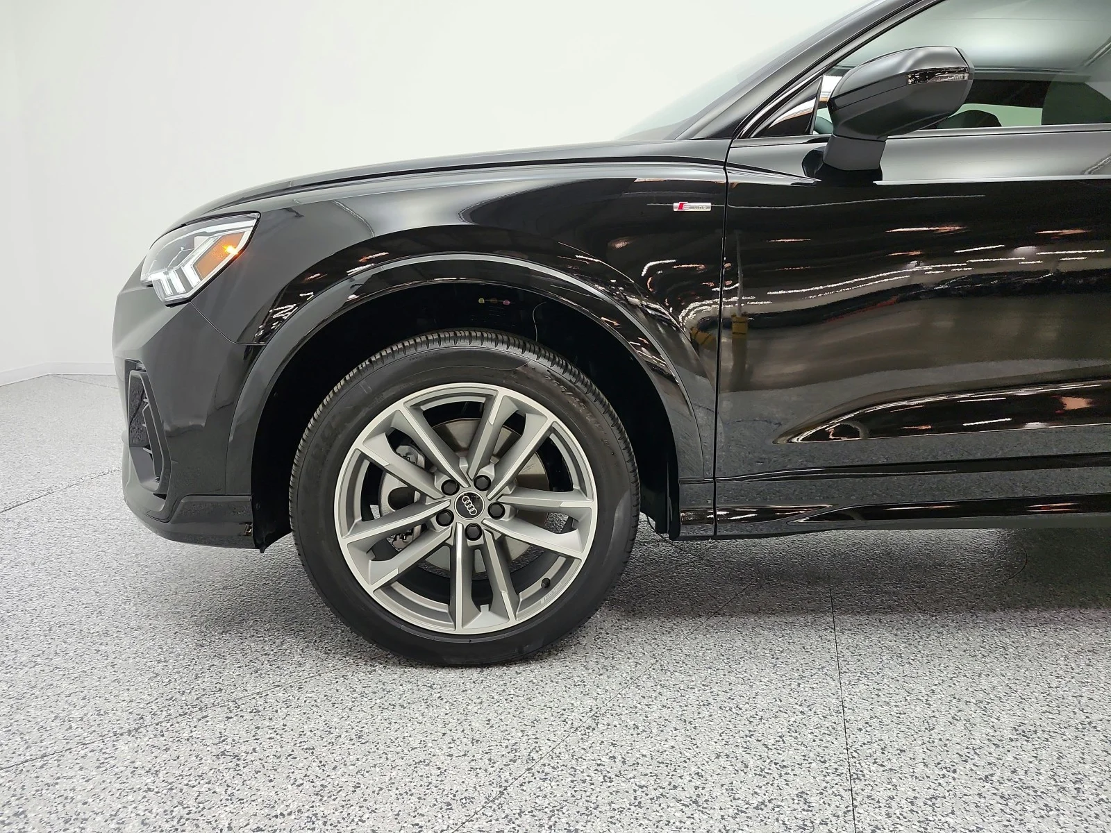Used 2025 Mythos Black Metallic Audi S line Premium image 30