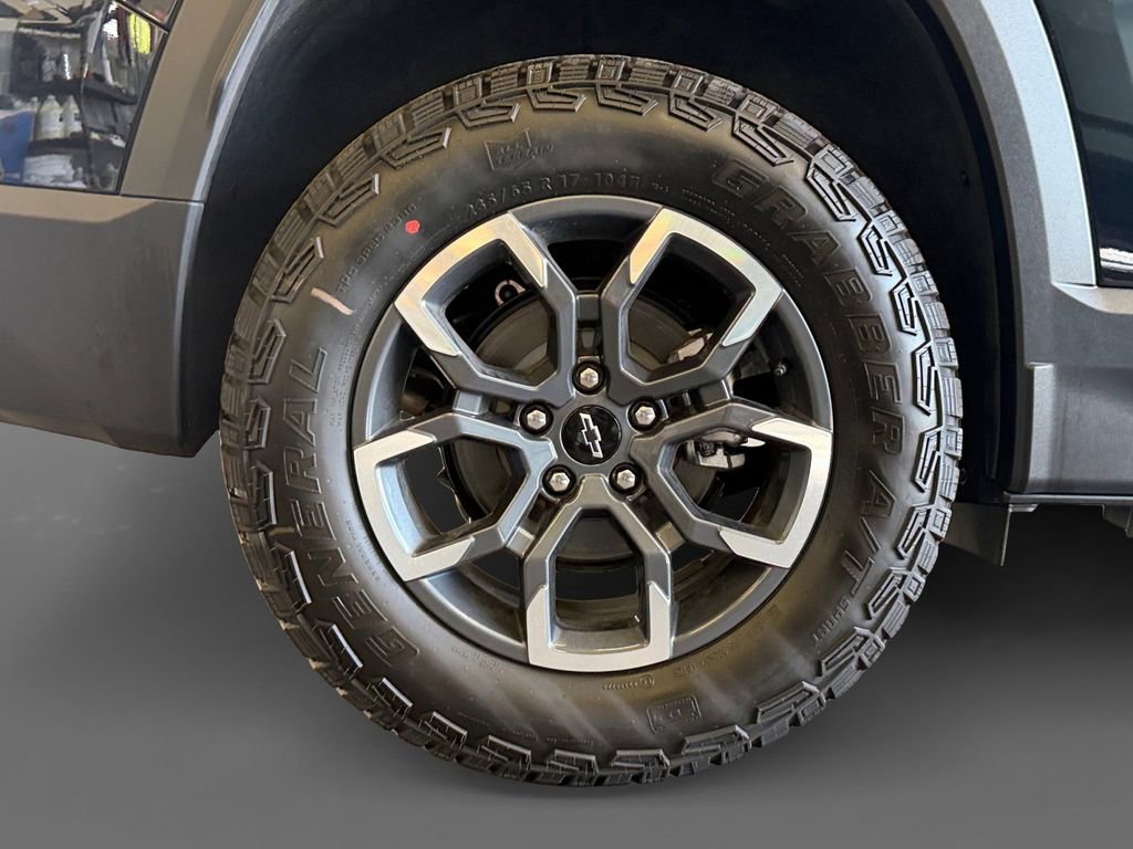 New 2026 Mosaic Black Metallic Chevrolet ACTIV image 10