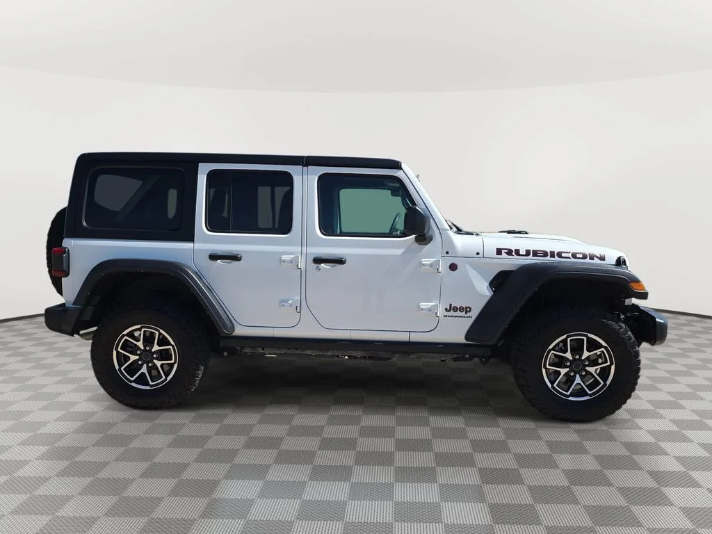 Used 2024 Bright White Clearcoat Jeep Rubicon image 43