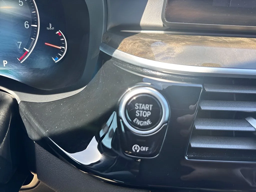 Used 2019 Silver BMW M550i xDrive image 23