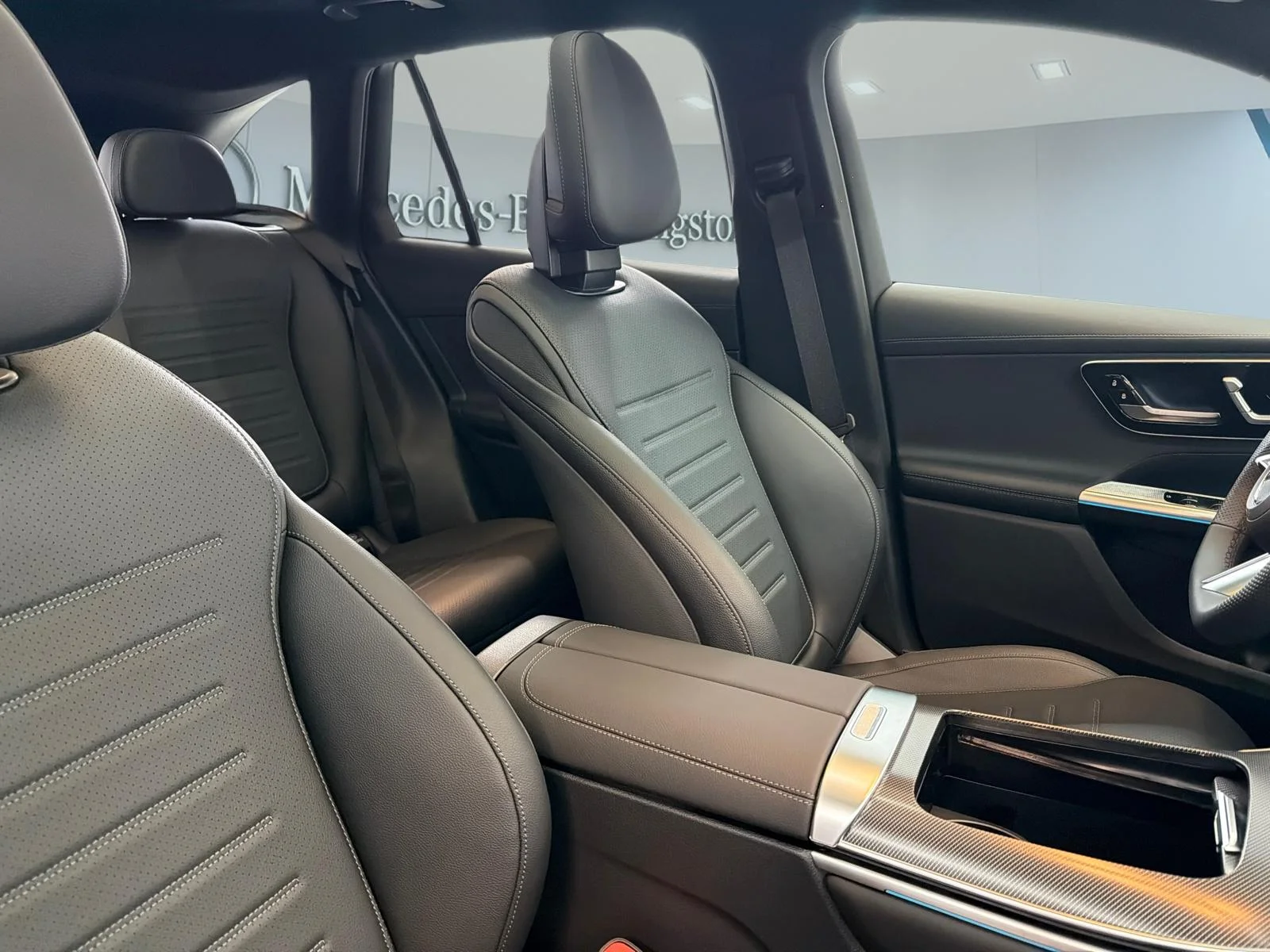 New 2026 White Mercedes-Benz GLC 300 image 35