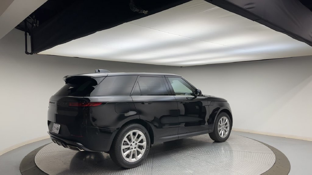 Used 2024 Santorini Black Metallic Land Rover SE image 8