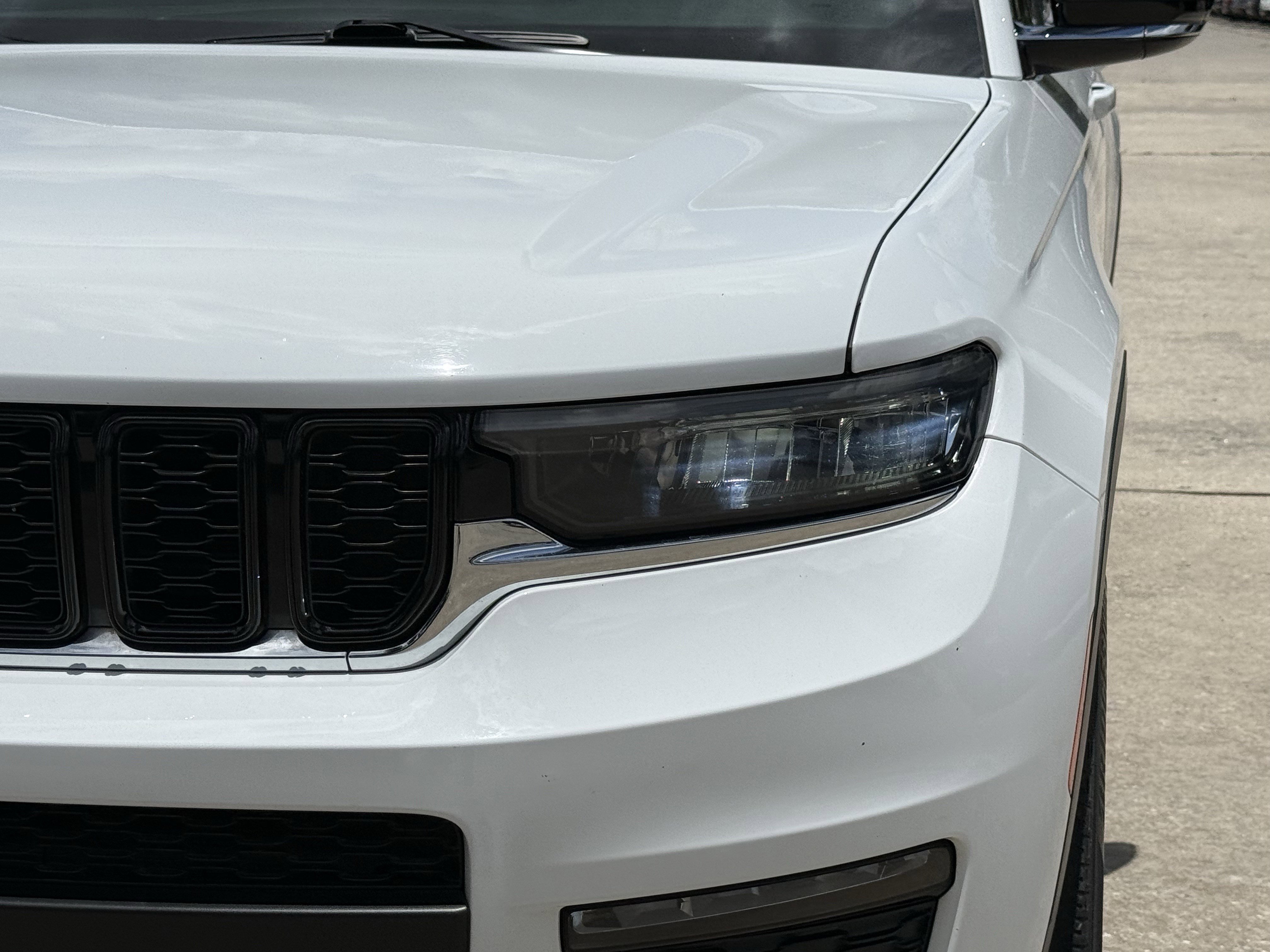 Used 2021 Bright White Clearcoat Jeep Limited image 10