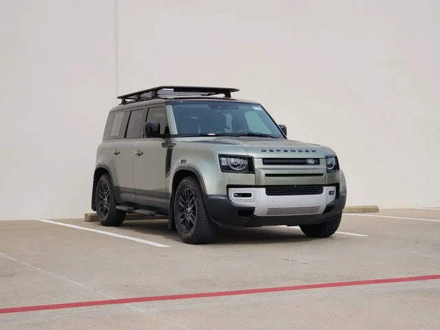 Used 2025 Pangea Green Metallic Land Rover S image 3