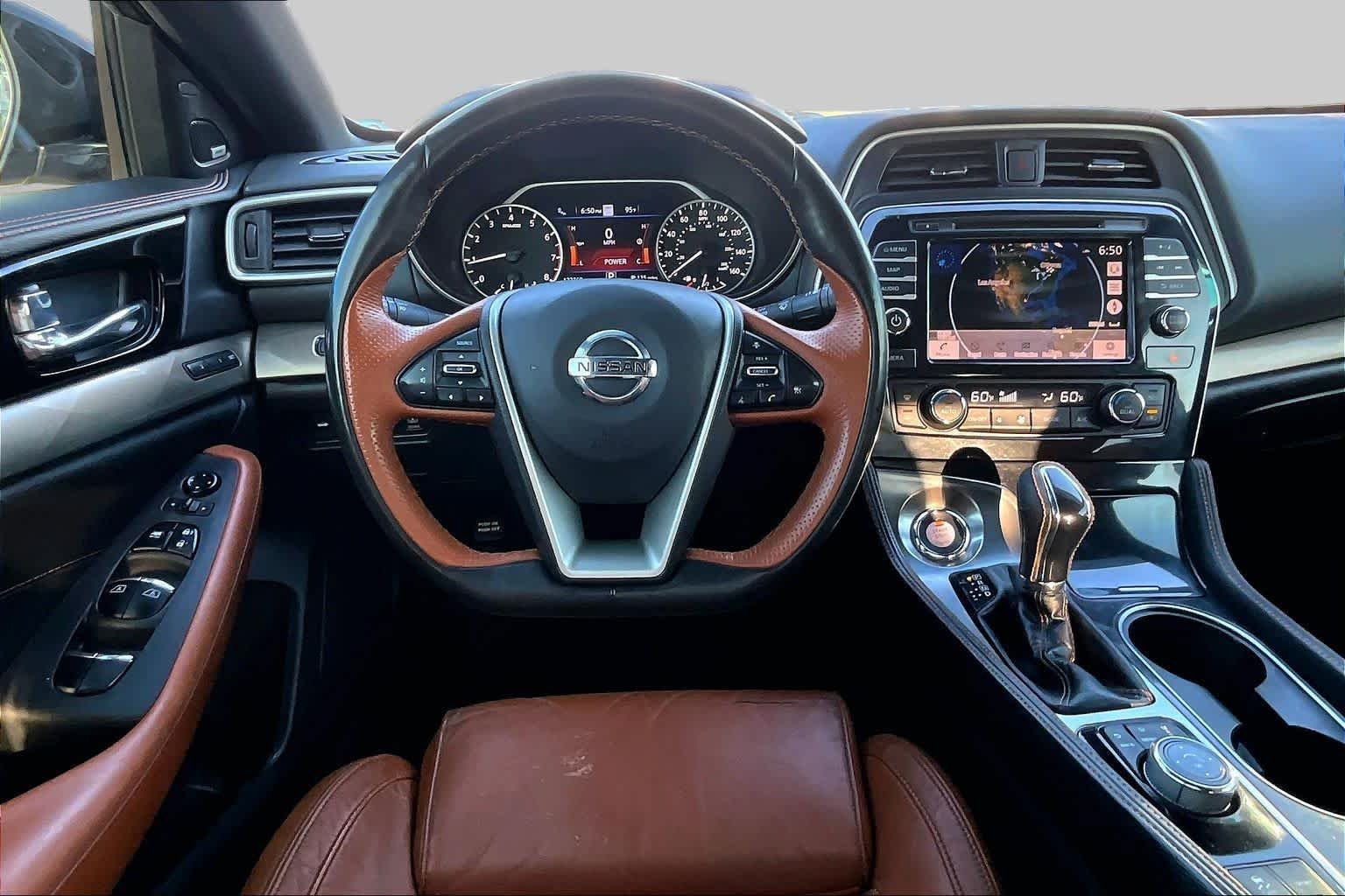 Used 2020 Super Black Nissan Platinum image 6