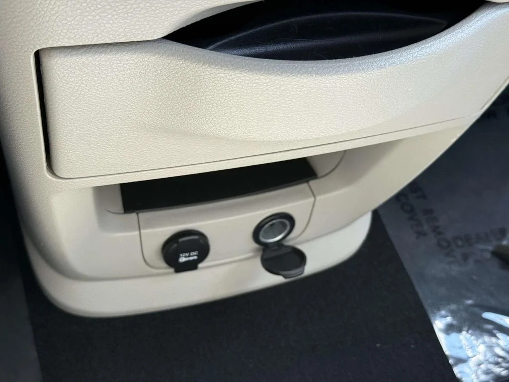 2015 Chrysler Town & Country Touring - Photo 29