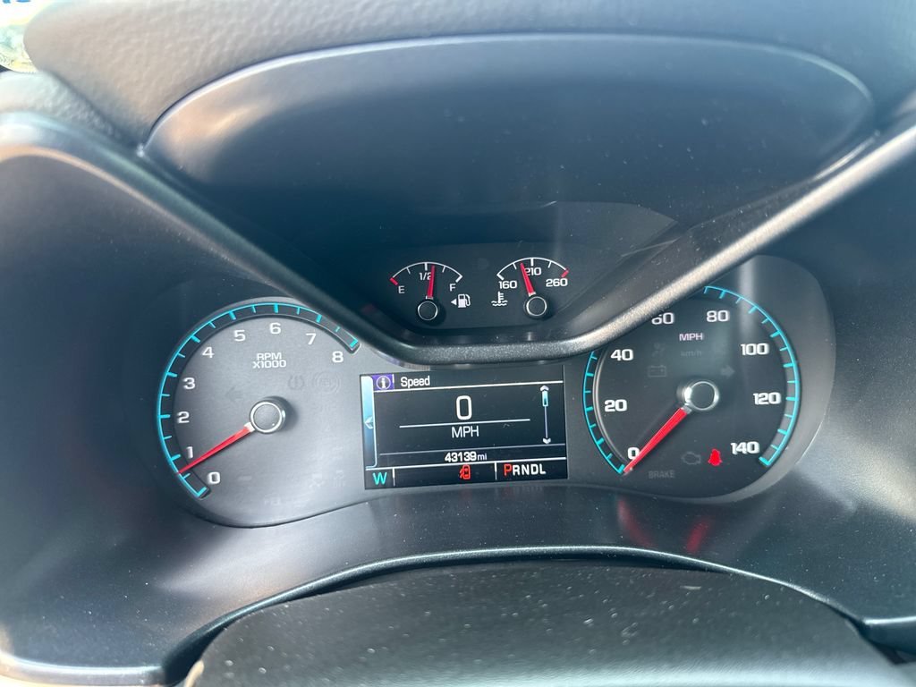 Used 2018 SUMMIT WHITE Chevrolet 4WD LT image 15
