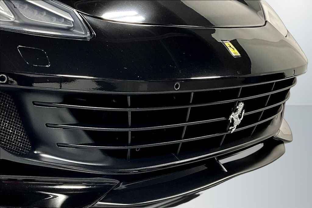Used 2018 Black Ferrari V12 image 31