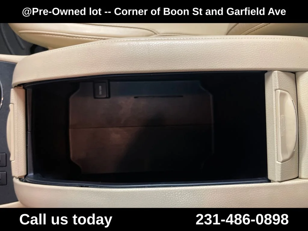 Used 2015  Toyota XLE V6 image 25
