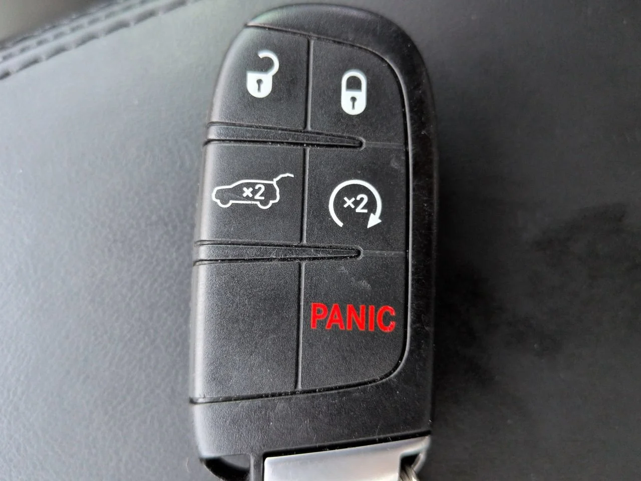 Used 2018 Bright White Clearcoat Jeep Overland image 32