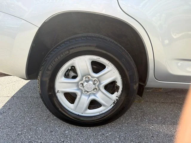 Used 2010 Silver Toyota Base image 32
