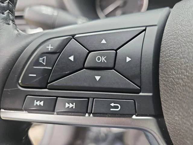 Used 2024 Gray Nissan SV image 17