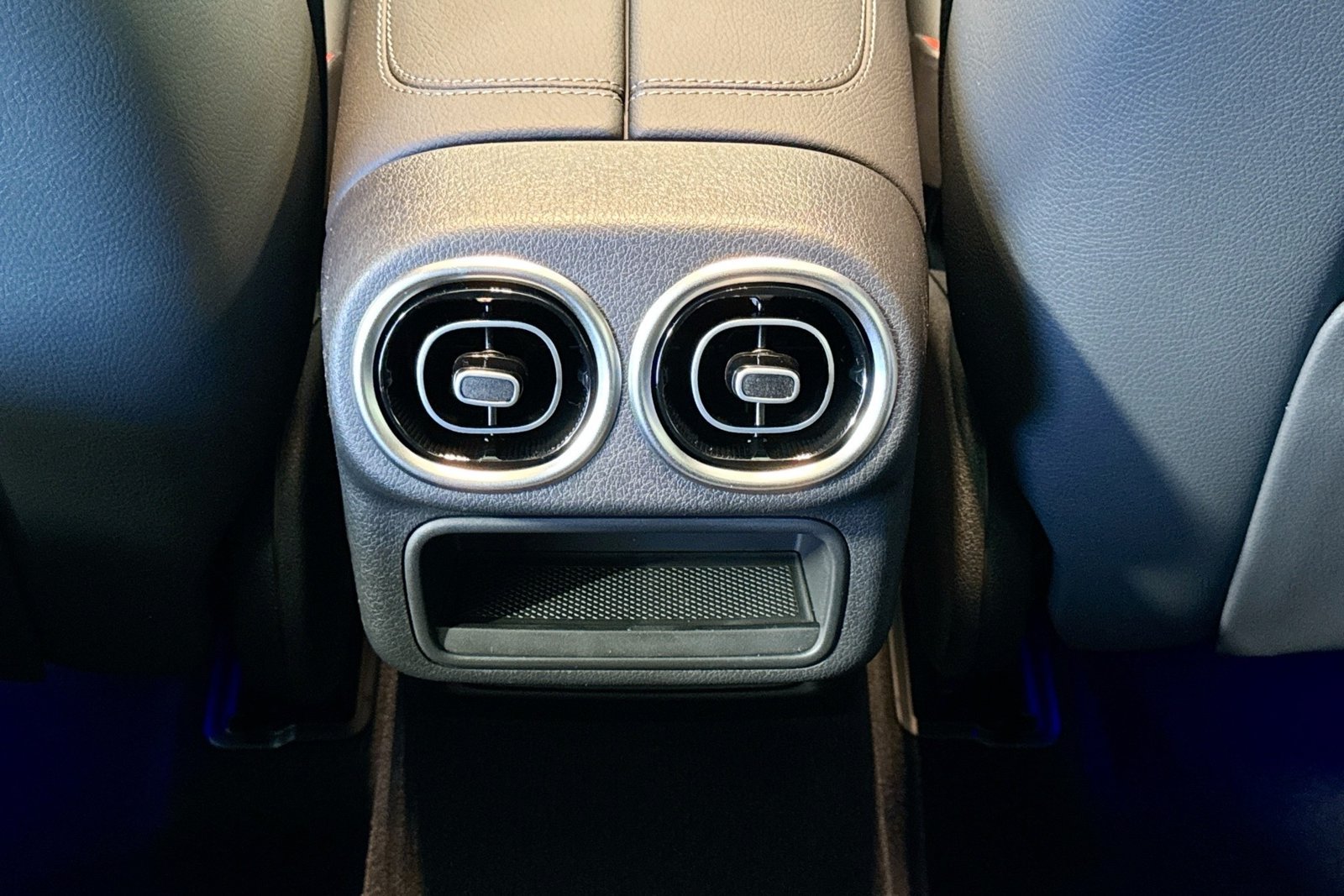 New 2026 Black Mercedes-Benz GLC 300 image 23