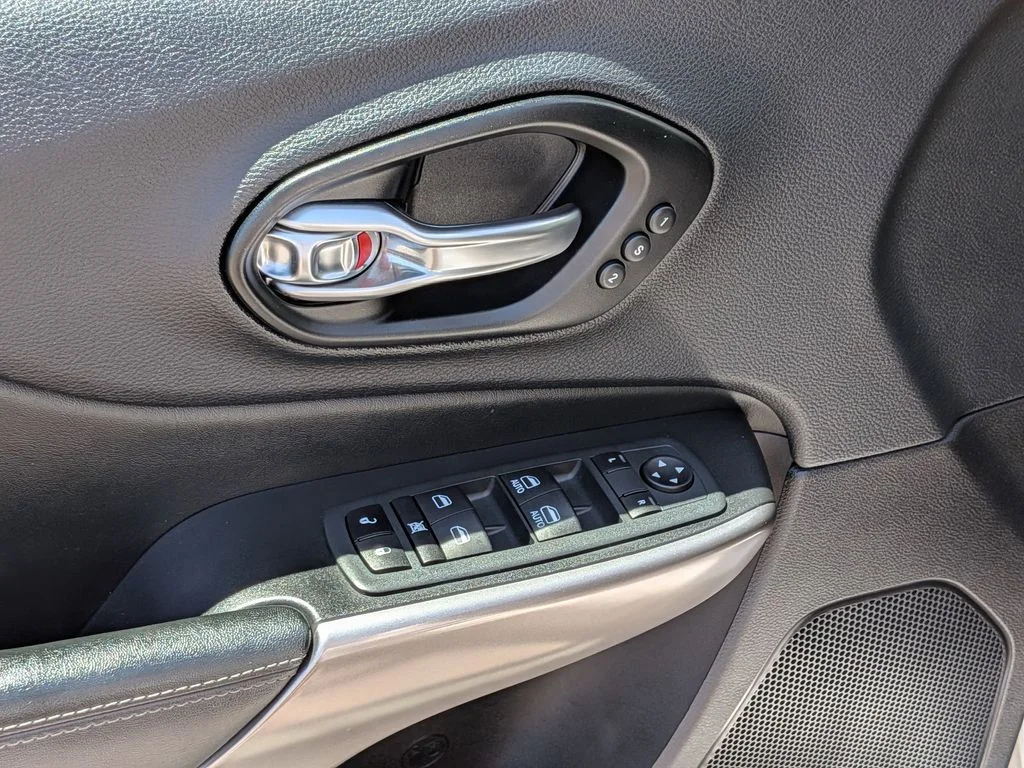 Used 2021 White Jeep Limited image 12