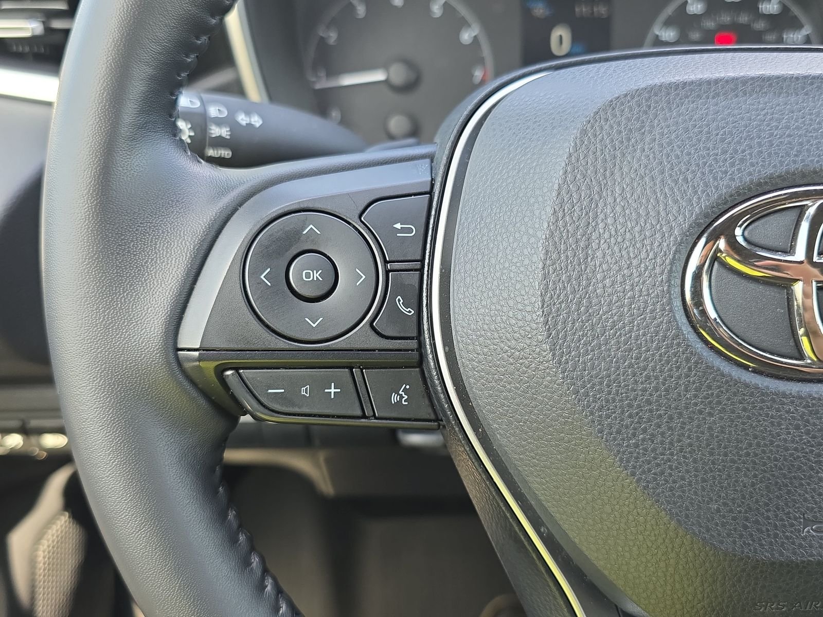 2026 Toyota Corolla Hatchback SE - Photo 16